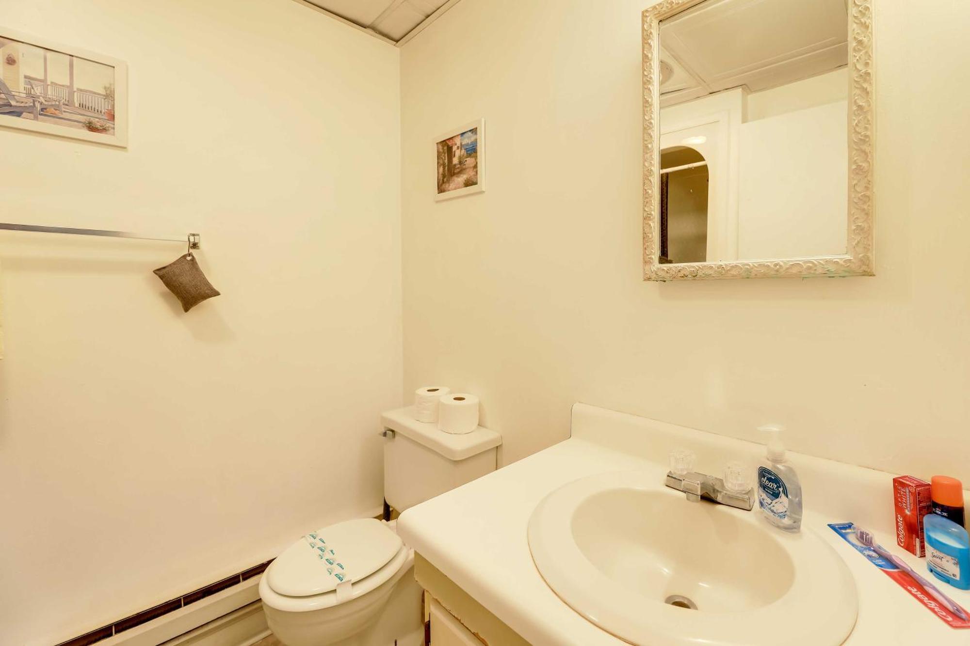 Hannahs Place - Quaint And Cozy Apt By The Beach! Emerald Isle Eksteriør billede